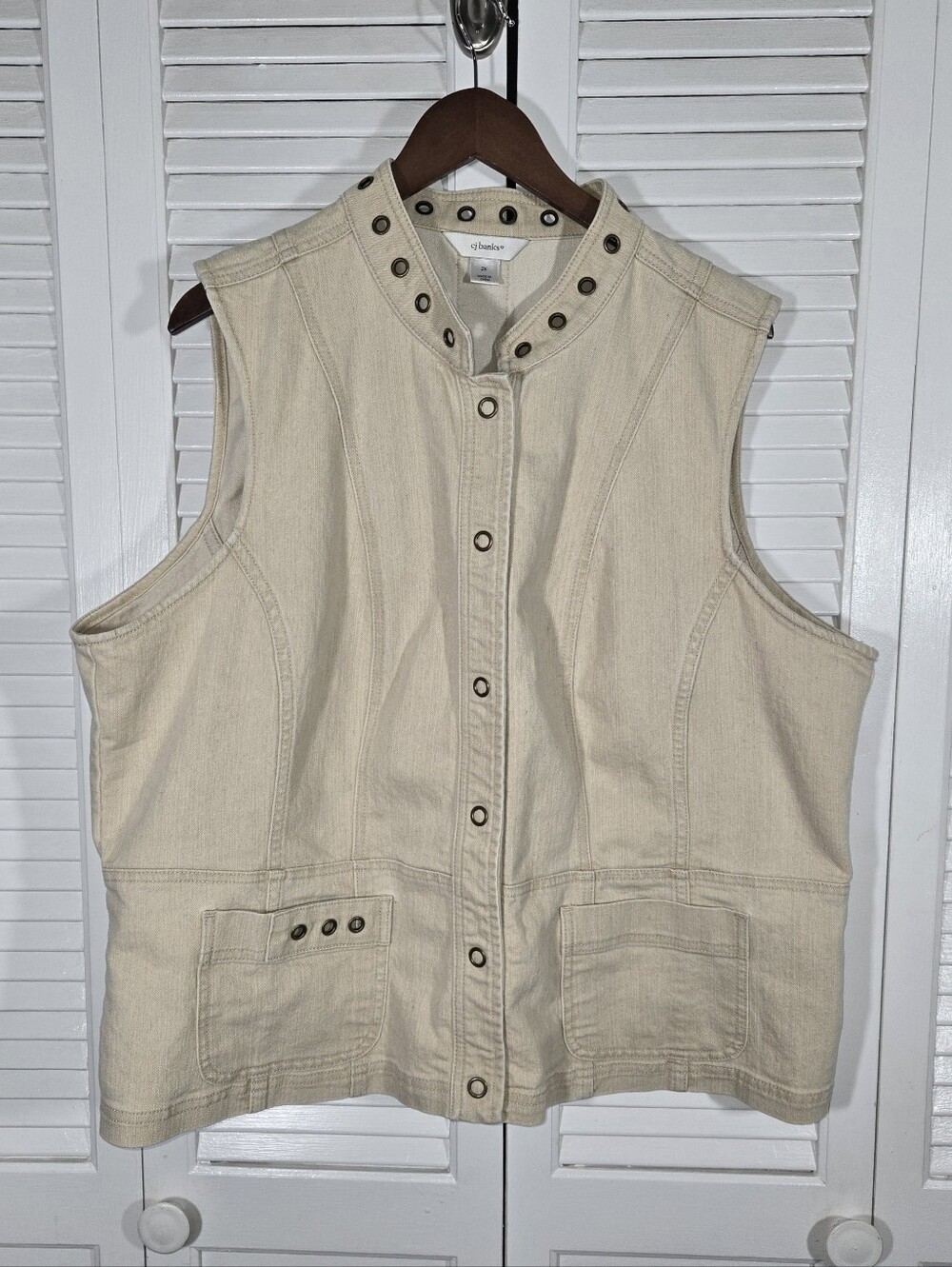 Chico's Neutral Beige Sleeveless Button-Front Vest with Stud Accents Pockets 2XL